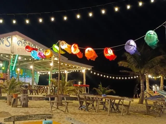 Kens Beach by night. Laem Mae Phim